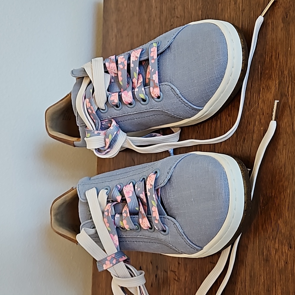 NWT Detrex Sneakers